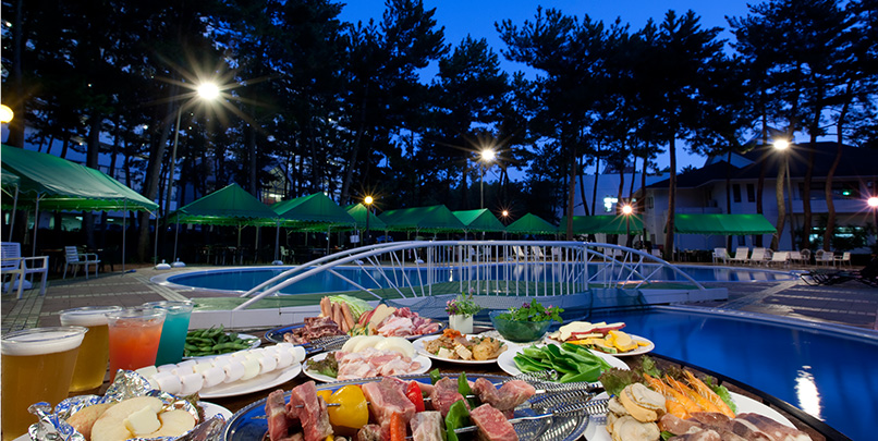 We offer so many fun-filled facilities such as a BBQ at the poolside.